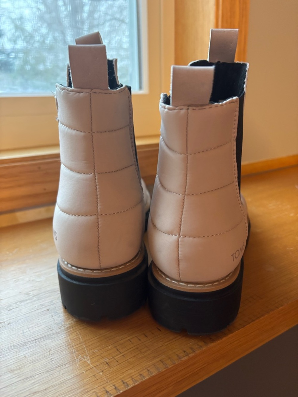 TOMS Skylar Chelsea Lugged Sole Chelsea Ankle Boots - Picture 2 of 4